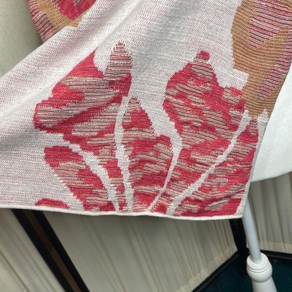 NIC+ZOE - CREAM BASE W/ CORAL & ORANGE FLOWERS VNECK SWEATER SIZE LARGE - Picture 14 of 15